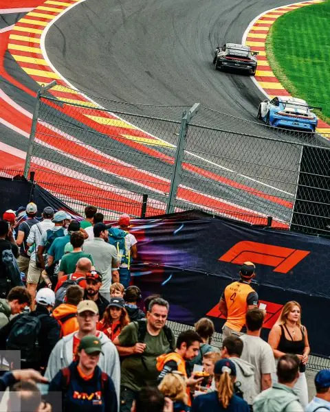 Porsche Mobil 1 Supercup Spa-Francorchamps Foto 13 fans tribune