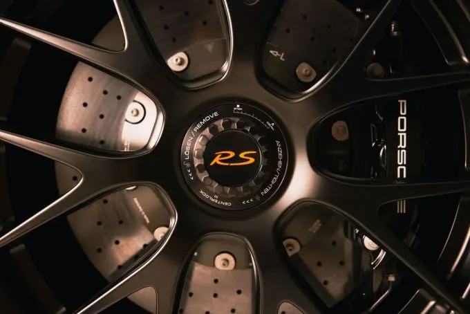 Porsche 718 Cayman GT4 RS met Manthey Kit bijgenaamd De Tulp Foto Porsche Newsroom 3