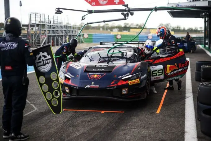 2025 GT World Challenge Europe powered by AWS - Sprint Cup in Magny-Cours Foto 8