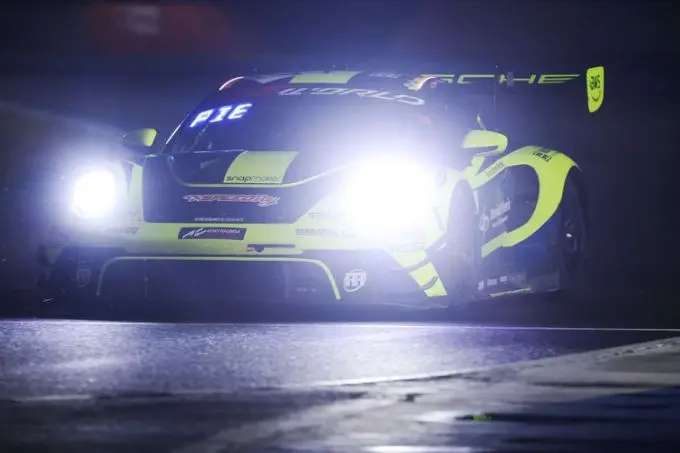 2025 GT World Challenge Europe powered by AWS - Sprint Cup in Magny-Cours Foto 10