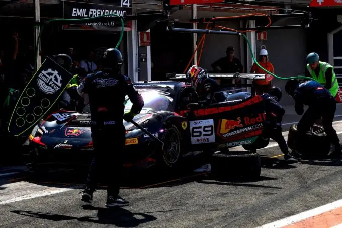 GT World Challenge powered by AWS Sprint Cup 2025 Valencia Foto 9