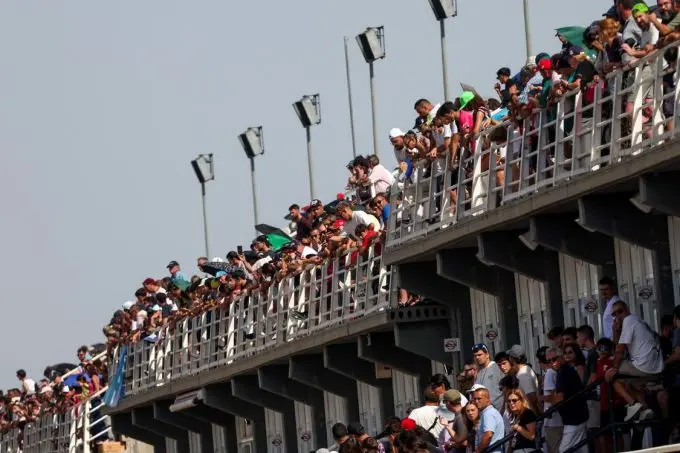 GT World Challenge powered by AWS Sprint Cup 2025 Valencia Foto 11
