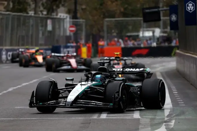 George Russell F1 Mercedes Grand Prix van Azerbeidzjan in 2025 actie