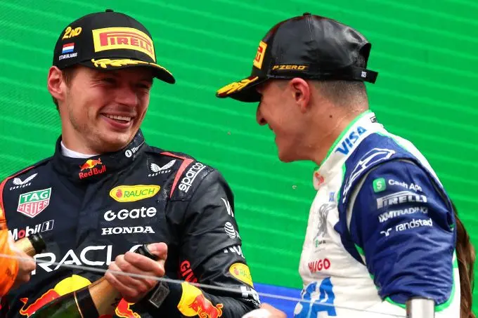 Max_Verstappen_en_Isack_Hadjar_podium_Zandvoort