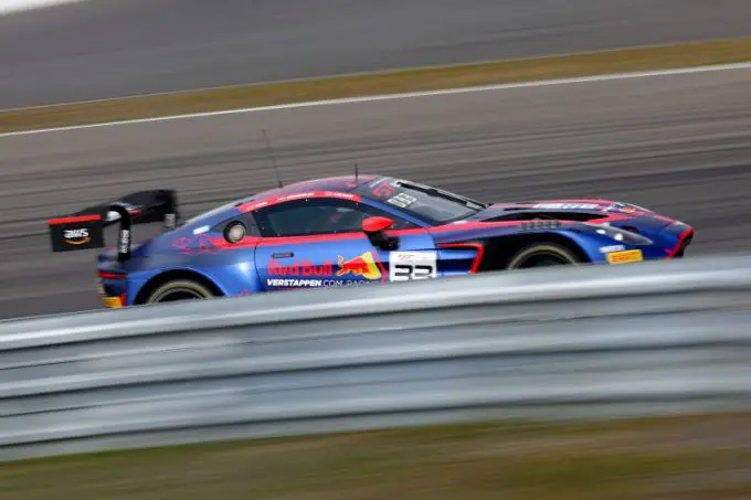 GT World Challenge powered by AWS Nürburgring 2025 Foto 9