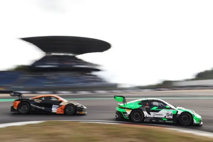 GT World Challenge powered by AWS Nürburgring 2025 Foto 15