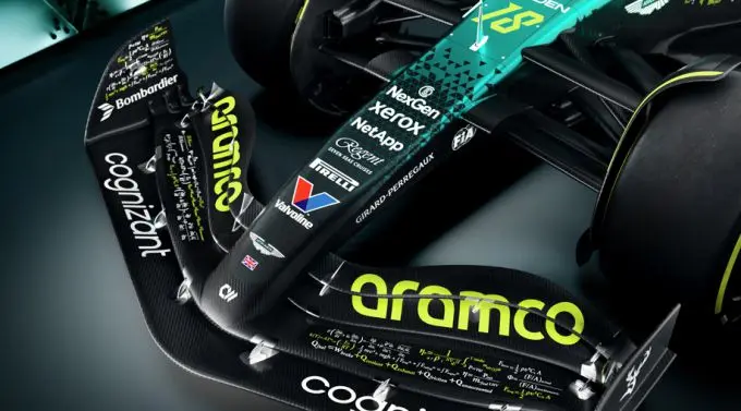 Aston Martin Aramco onthult eerste gepersonaliseerde livery in de teamgeschiedenis