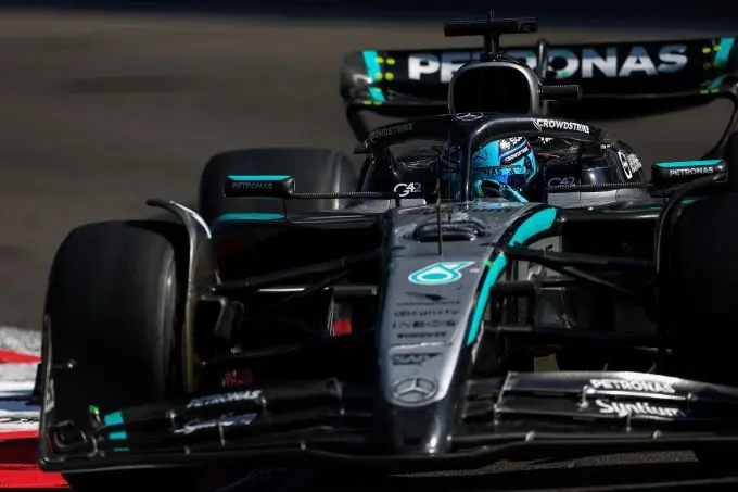 George Russell F1 Mercedes actie GP Mexico 2025