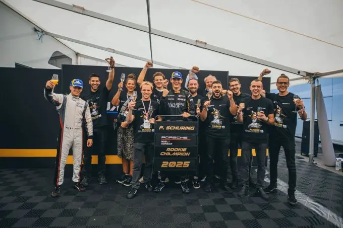 Flynt Schuring Porsche Sixt Carrera Cup Deutschland Porsche Mobil 1 Supercup foto 4