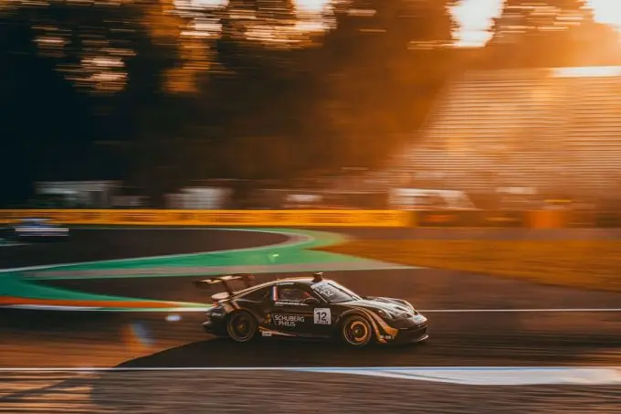 Flynt Schuring Porsche Sixt Carrera Cup Deutschland Porsche Mobil 1 Supercup foto 2