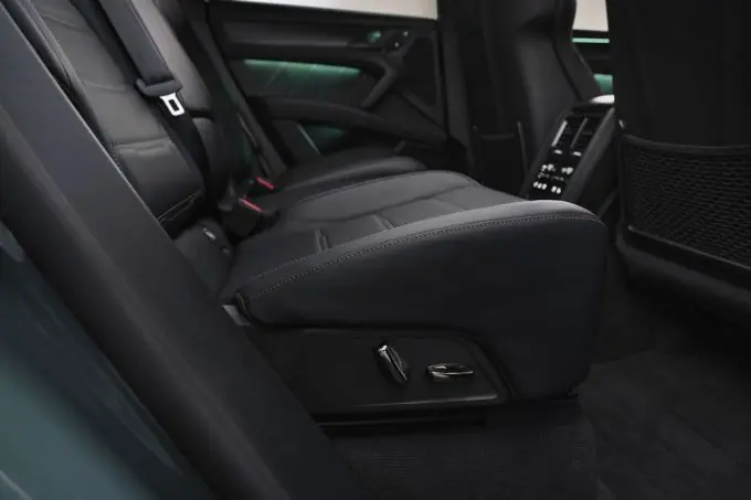 Introductie elektrische Porsche Cayenne bizarre prestaties, hightech snufjes en serieuze luxe Foto Porsche Newsroom Foto 16