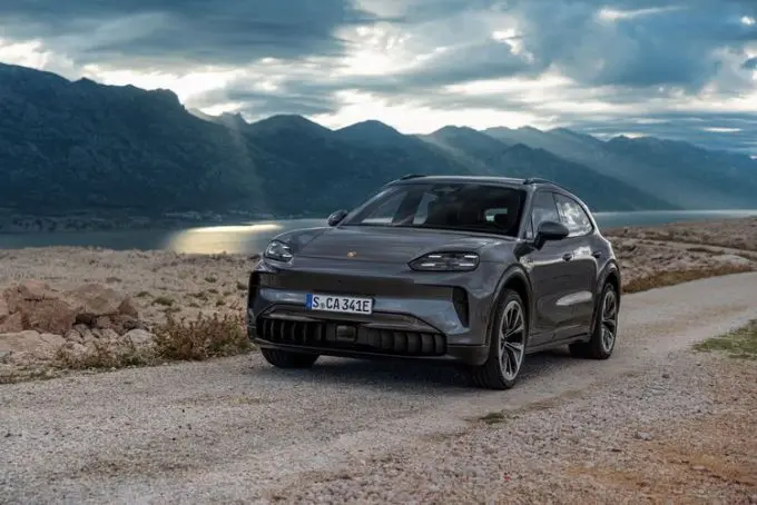 Introductie elektrische Porsche Cayenne bizarre prestaties, hightech snufjes en serieuze luxe Foto Porsche Newsroom Foto 3