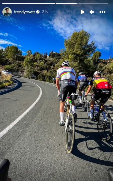 Bild van der Poel Evenepoel und Kollege auf Rädern in Südspanien<br>