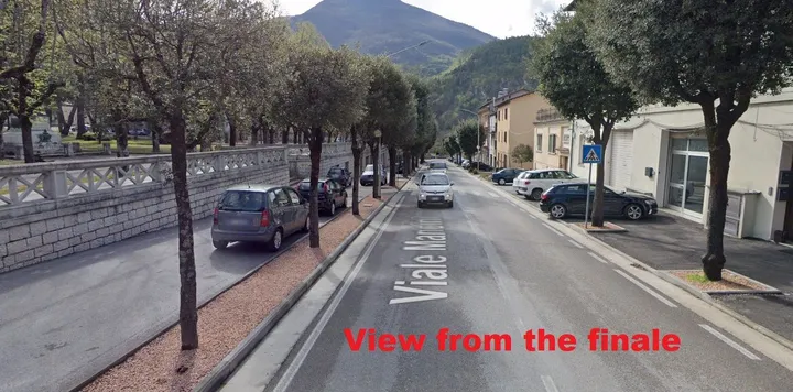 Bild Zielbereich breite gerade Straße<br>