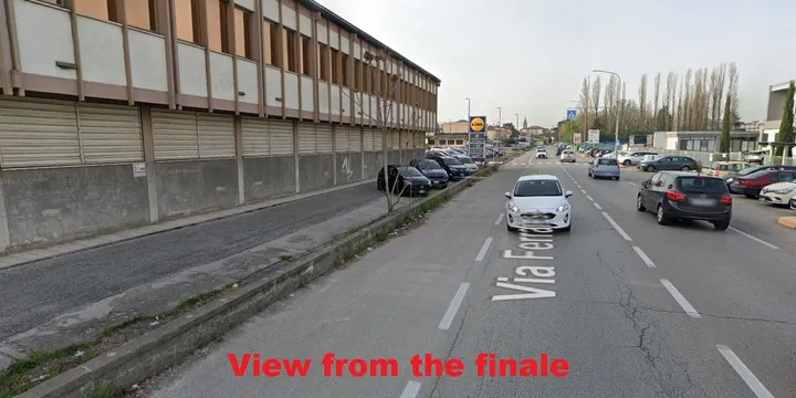Bild Zielbereich, breite, gerade Straße&amp;lt;br&amp;gt;