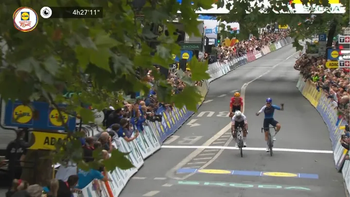 Narvaez schnappt einem vorzeitig feiernden Riley Sheehan den Sieg weg