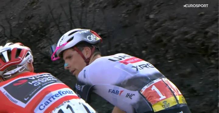 Almeida und Vingegaard unterhielten sich während des letzten Anstiegs