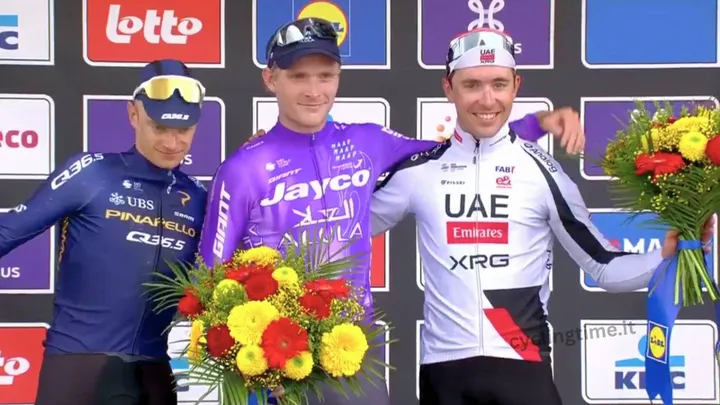 Quinten Hermans, Anders Foldager und Benoît Cosnefroy auf dem Brabantse-Pijl-Podium
