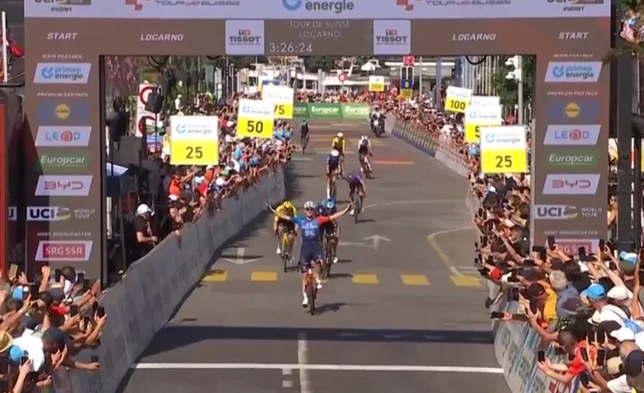 Romain Grégoire gewinnt Etappe 2 der Ronde von Zwitserland 2026.