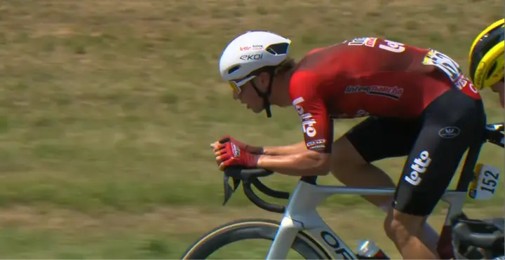 Huub Artz wurde wegen seiner Sitzposition auf dem Rad verwarnt.