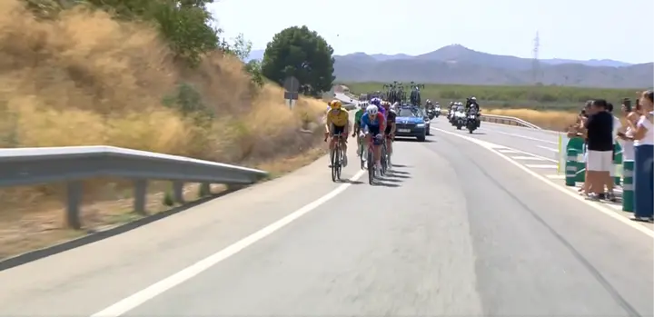 Enzo Paleni, Michael Gogl, Jasha Sütterlin, Fabian Weiss, Sinuhe Fernández, Iván Cobo und Fredrik Dversnes bildeten auf Etappe 10 der Vuelta a España die Ausreißergruppe des Tages.