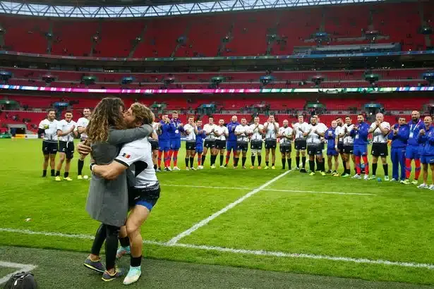 Florin-Surugiu-of-Romania-proposes-to-his-girlfriend-after-the-2015-Rugby-World-Cup-Pool-D-match-between-Ireland-and-1