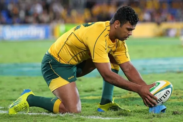 GOLD COAST, AUSTRALIA - SEPTEMBER 15: Kurtley Beale of the Australian Wallabies kicks for goal during the Rugby Championship match between the Australian Wallabies and Argentina at Skilled Park on September 15, 2012 on the Gold Coast, Australia. (Photo by