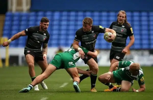 READING, ENGLAND - OCTOBER 18: George Catchpole of Leicester is tackled by Andrew Fenby of London Irish during the Aviva Premiership match between London Irish and Leicester Tigers at Madejski Stadium on October 18, 2015 in Reading, England. (Photo by Ben