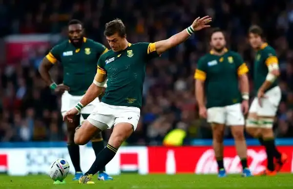 LONDON, ENGLAND - OCTOBER 24: Handre Pollard of South Africa kicks at goal during the 2015 Rugby World Cup Semi Final match between South Africa and New Zealand at Twickenham Stadium on October 24, 2015 in London, United Kingdom. (Photo by Shaun Botterill