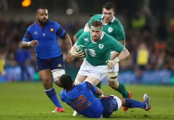 DUBLIN, IRELAND - FEBRUARY 14: Jamie Heaslip of Ireland is in control as Wesley Fofana of France challenges during the RBS Six Nations match between Ireland and France at the Aviva Stadium on February 14, 2015 in Dublin, Ireland. (Photo by Michael Steele/