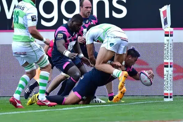PARIS, FRANCE - AUGUST 23: Raphael Lakafia of Stade Francais scores a try during the Top 14 game between Stade Francais and Pau at Stade Jean Bouin on August 23, 2015 in Paris, France. (Photo by Aurelien Meunier/Getty Images)