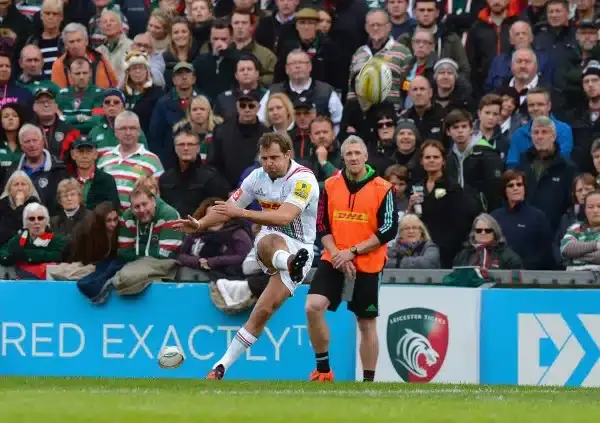 LEICESTER, ENGLAND - OCTOBER 25: Nick Evans of Harlequins kicks a conversion during the Aviva Premiership match between Leicester Tigers and Harlequins at Welford Road on October 25, 2015 in Leicester, England. (Photo by Tony Marshall/Getty Images)