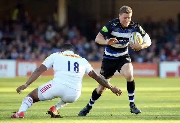 BATH, ENGLAND - OCTOBER 31:  Rhys Priestland of Bath Rugby cuts inside Kyle Sinckler of Harlequins during the Aviva Premiership match between Bath Rugby and Harlequins at the Recreation Ground on October 31, 2015 in Bath, England.  (Photo by David Jones/G
