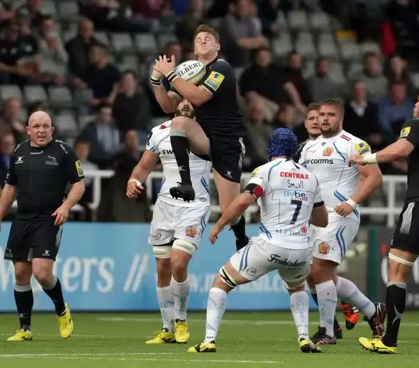 NEWCASTLE UPON TYNE, ENGLAND - NOVEMBER 1: Tom Penny of Newcastle Falcons catches a high ball during the Aviva Premiership match between Newcastle Falcons and Exeter Chiefs at Kingston Park on November 1, 2015 in Newcastle upon Tyne, England. (Photo by Cl