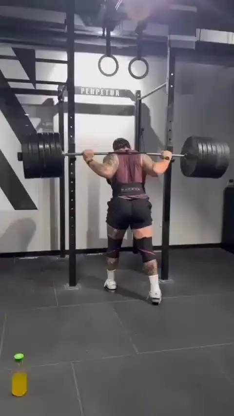 andrew porter squatting 230kg for 8 v0 w6cfniw3bzazhprua0x1emrr8l gmcccgpruhqihvyepng