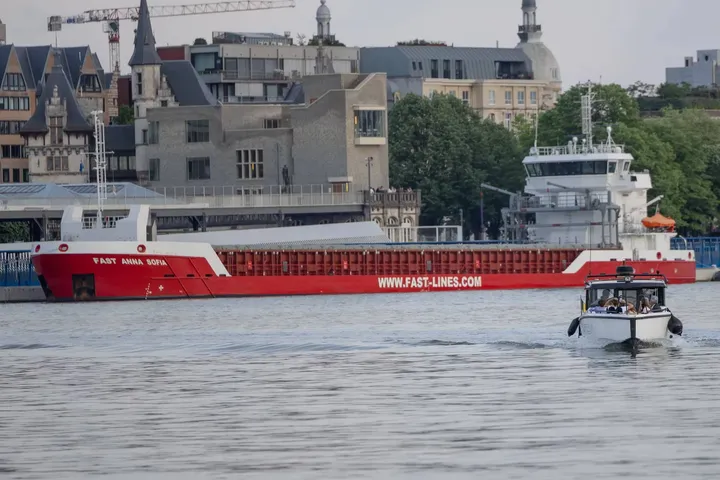 fast-lines-belgium-names-two-damen-cf-3850-1