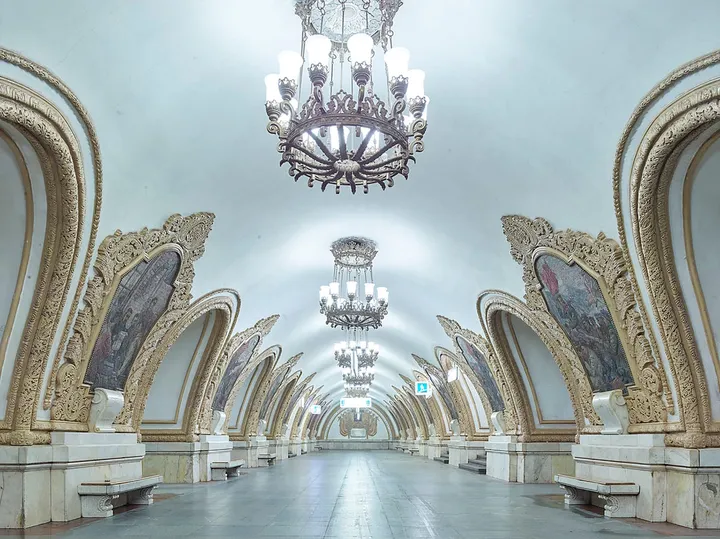 eventually he worked out an arrangement where he could rent out stations by the hour over the course of two weeks