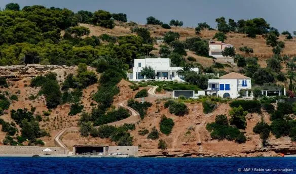 koning willem alexander in griekenland op vakantie1602862088 584x344