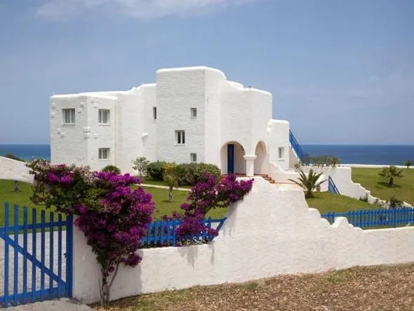 this specimen of classis greek architecture costs less than 1 million