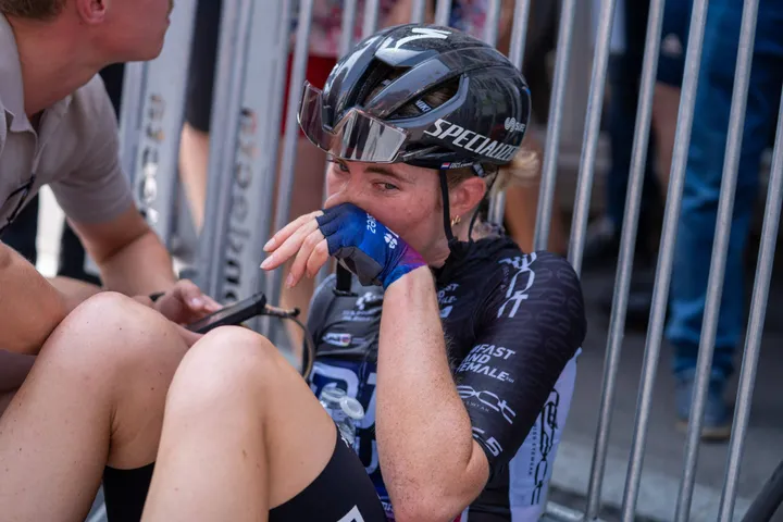 Demi Vollering na de finish