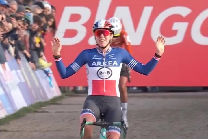 Amandine Fouquenet wint in Heusden-Zolder voor Arkéa