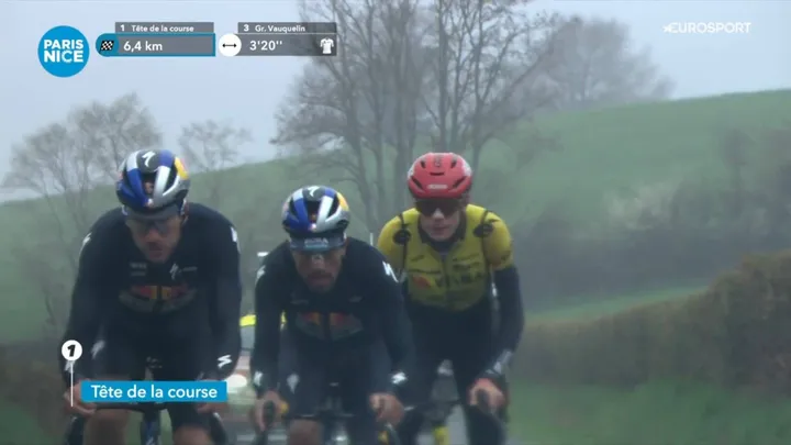 Red Bull - BORA - hansgrohe leidt het peloton tijdens etappe 4 van Parijs-Nice 2026