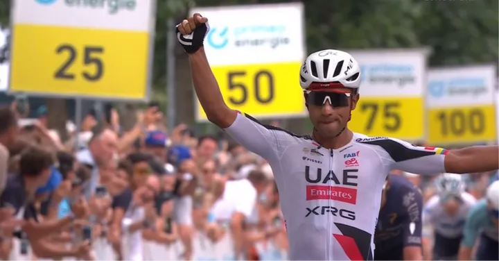 Jhonatan Narváez viert een etappezege in de Ronde van Zwitserland 2026