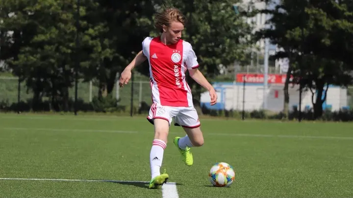 Rico Speksnijder is de grote smaakmaker tijdens de opmars van Ajax O17 na de winterstop.