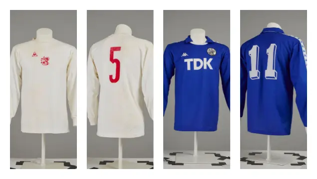 <i>Alle shirts werden op dezelfde manier gefotografeerd in het boek. 'Met een foto van een verfrommeld shirt op een tafel nam men echter geen genoegen.'</i>