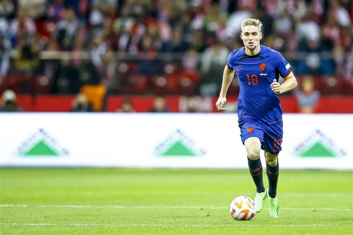 Kenneth Taylor in actie tijdens zijn Oranje-debuut tegen Polen.