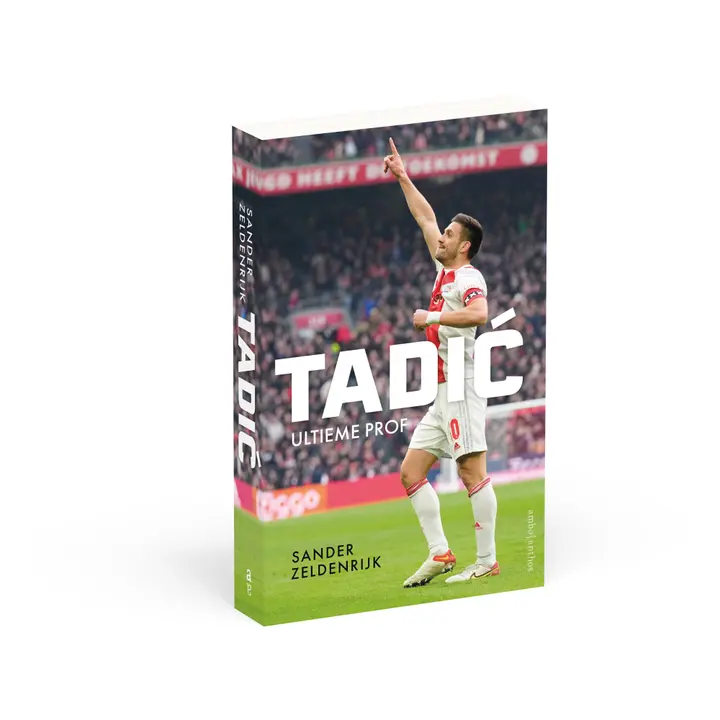 Een foto van het boek 'Tadić, ultieme prof', geschreven door&nbsp;Sander Zeldenrijk. Het boek is&nbsp;vanaf 25 oktober verkrijgbaar in de (online) boekwinkels!