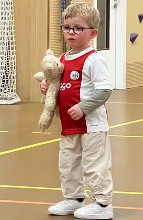 <b><i>De zoon van Niels Oosthoek krijgt het er met de paplepel ingegoten. Tijdens het gesprek laat Oosthoek weten dat hij in de toekomst graag met zijn zoon naar Ajax wil gaan.</i></b>