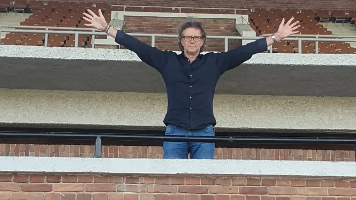 Jaap Visser schreef de verhalen voor 'Het Ajax-shirt: De Glorie van Rood en Wit'