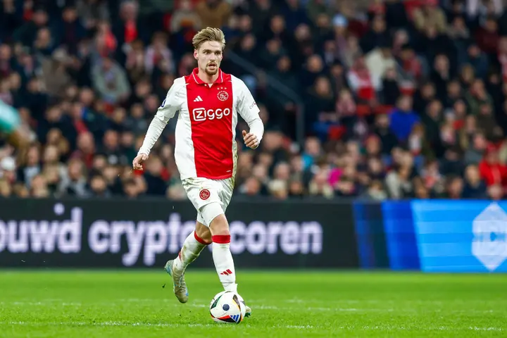Taylor vermaakt zich goed in zijn nieuwe rol, waarbij hij iets vaker naast controleur Jordan Henderson uitkomt.